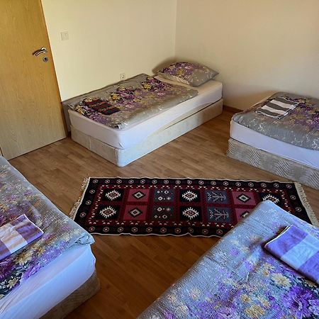 Kod Kapetana Tea Panzió Gornji Lukomir Kültér fotó