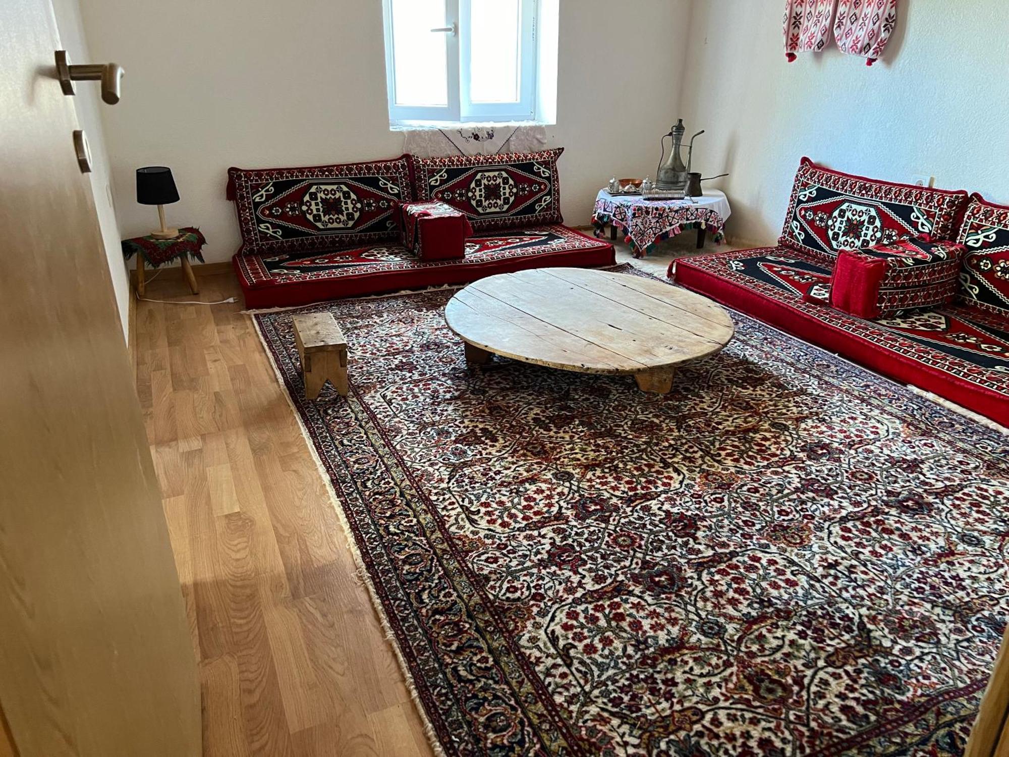 Kod Kapetana Tea Panzió Gornji Lukomir Kültér fotó