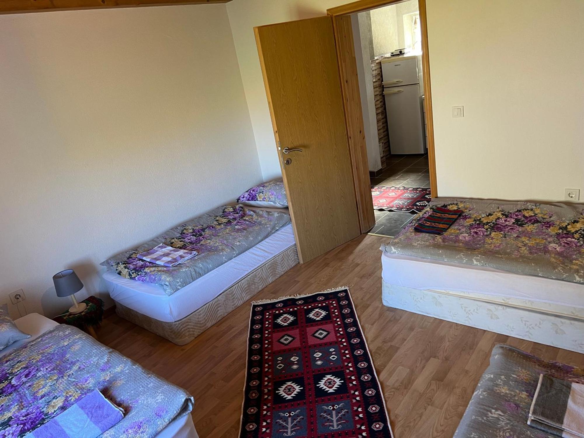 Kod Kapetana Tea Panzió Gornji Lukomir Kültér fotó